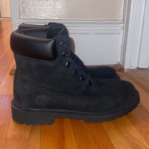 Men’s black timberland boots. Size 5.5. Never worn